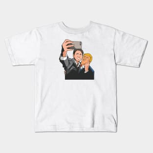 TRUMP and TRUDEAU selfie Kids T-Shirt